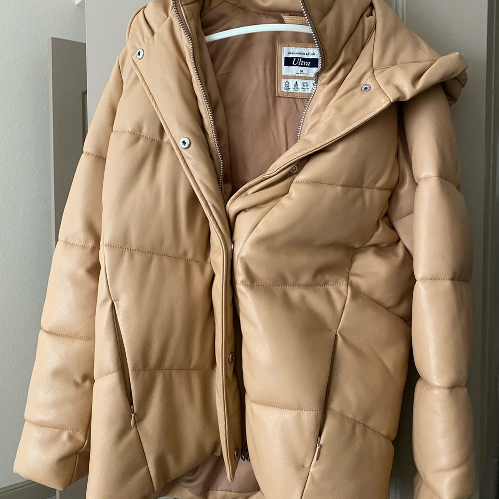 COPY - A&F Ultra Mid-Length Vegan Leather Puffer